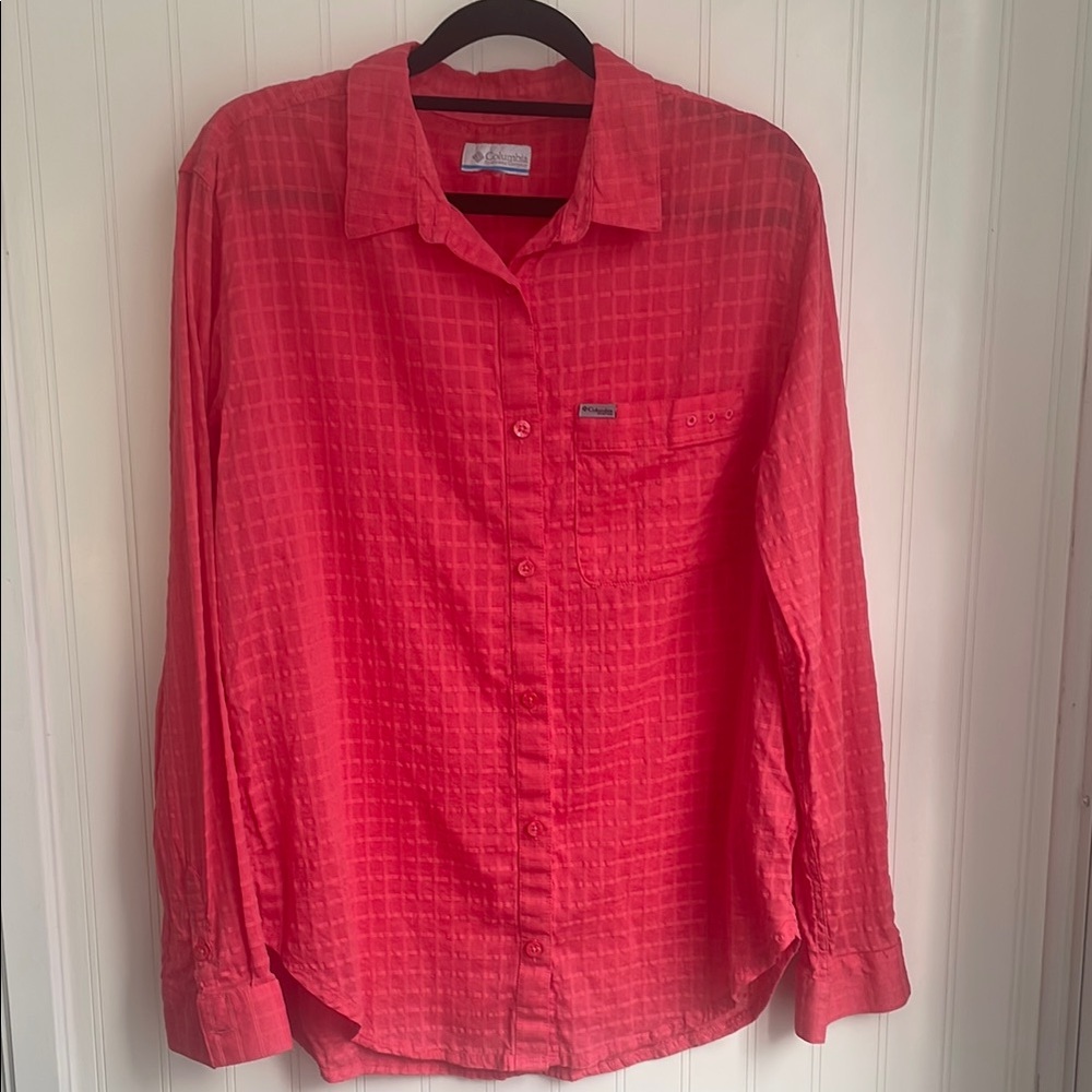 Columbia‎ PFG Women’s Button Up Long Sleeve Textured Lightweight Coral Pink Top